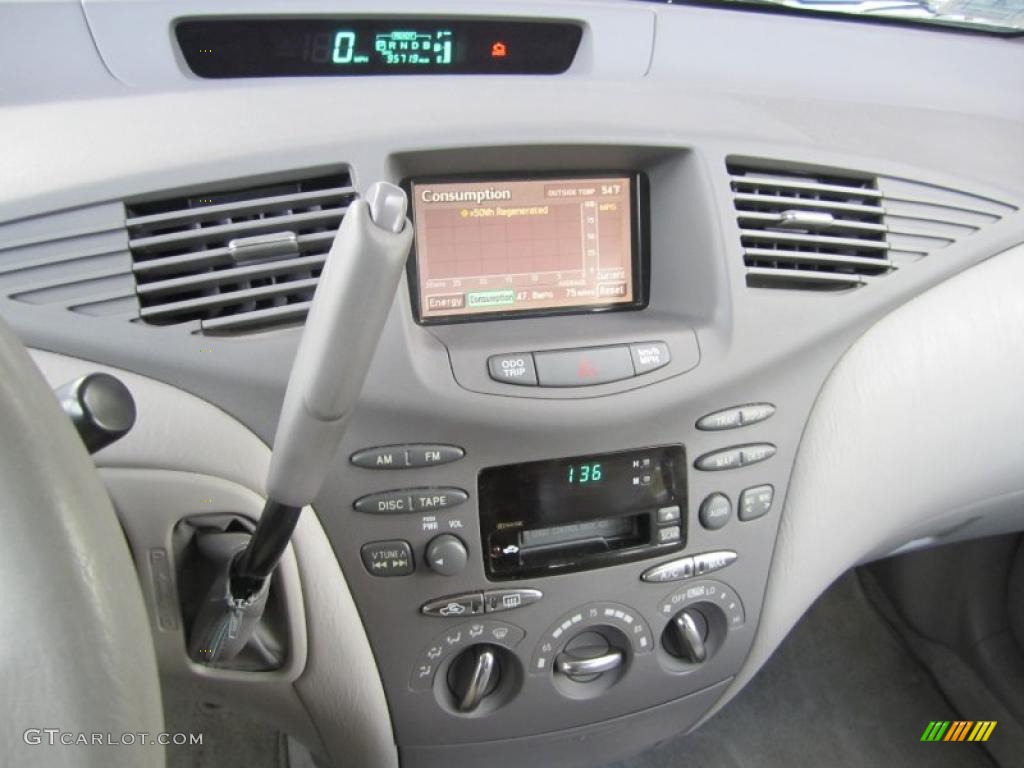 2002 Toyota Prius Hybrid Controls Photo #38371674
