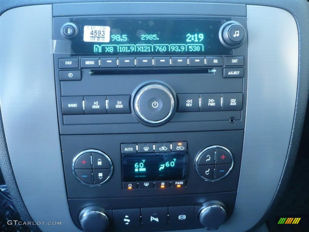 2011 GMC Sierra 3500HD SLT Crew Cab 4x4 Dually Controls Photo #38373970
