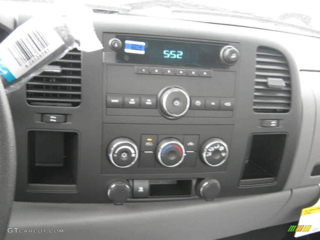 2011 Silverado 1500 Regular Cab - Sheer Silver Metallic / Dark Titanium photo #9