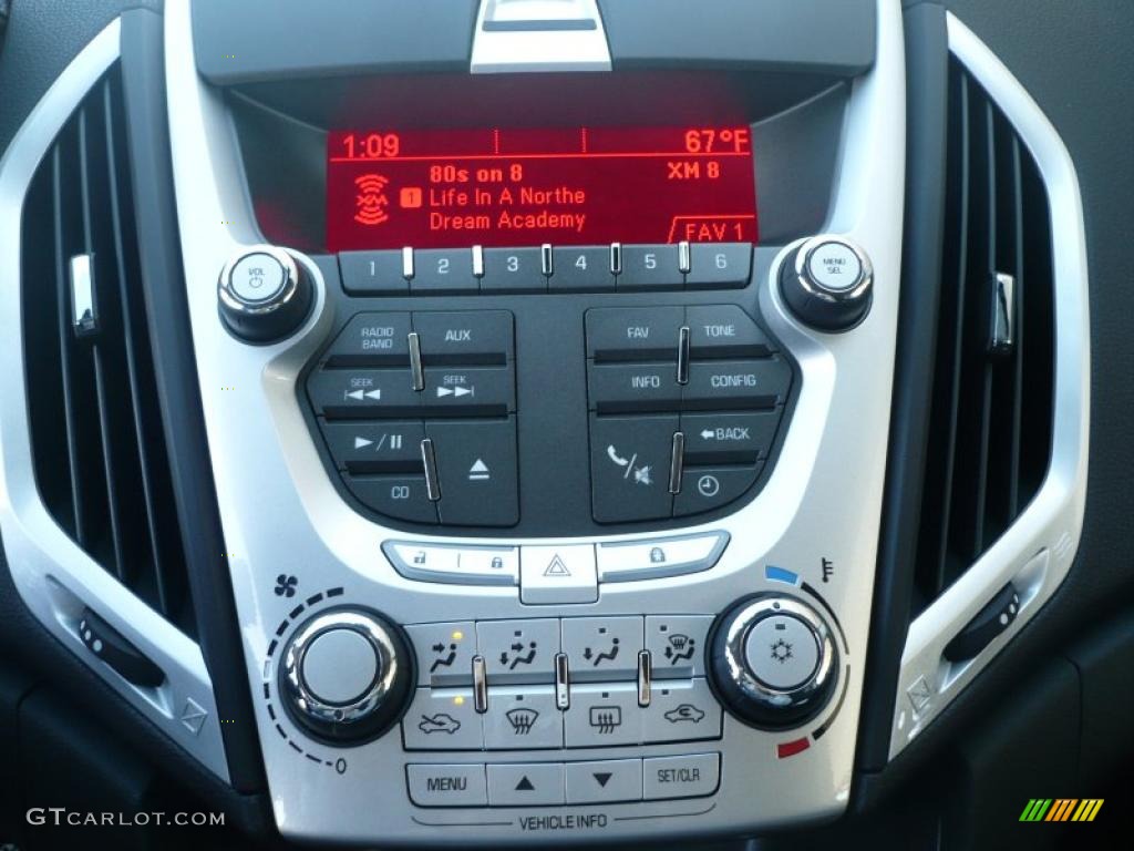 2011 GMC Terrain SLE Controls Photo #38374602