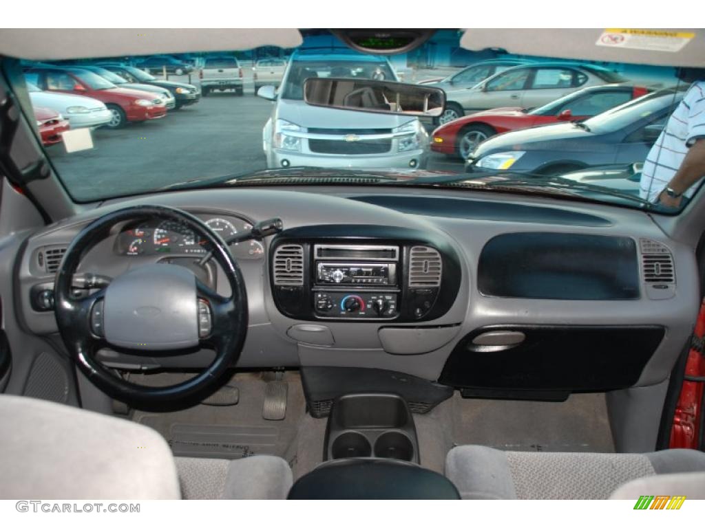 2001 Ford F150 XLT SuperCab Medium Graphite Dashboard Photo #38374618