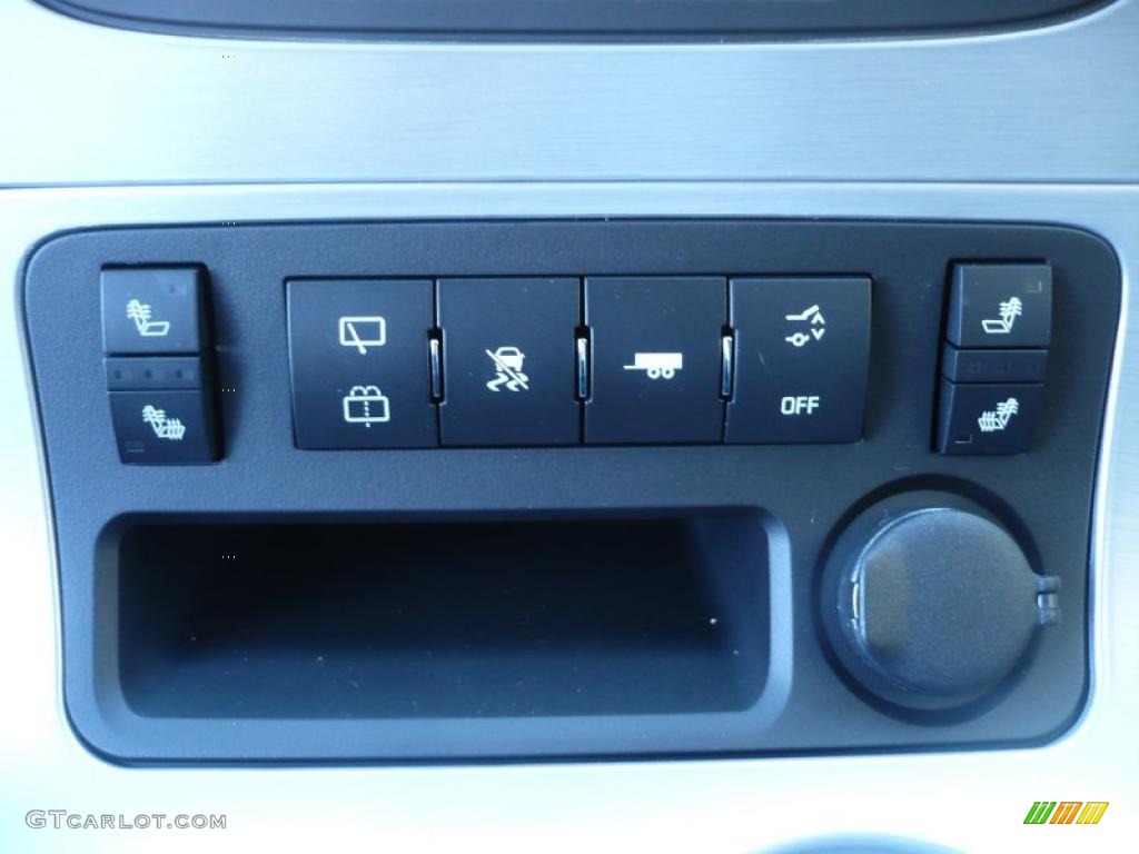 2011 GMC Acadia SLT AWD Controls Photo #38375370