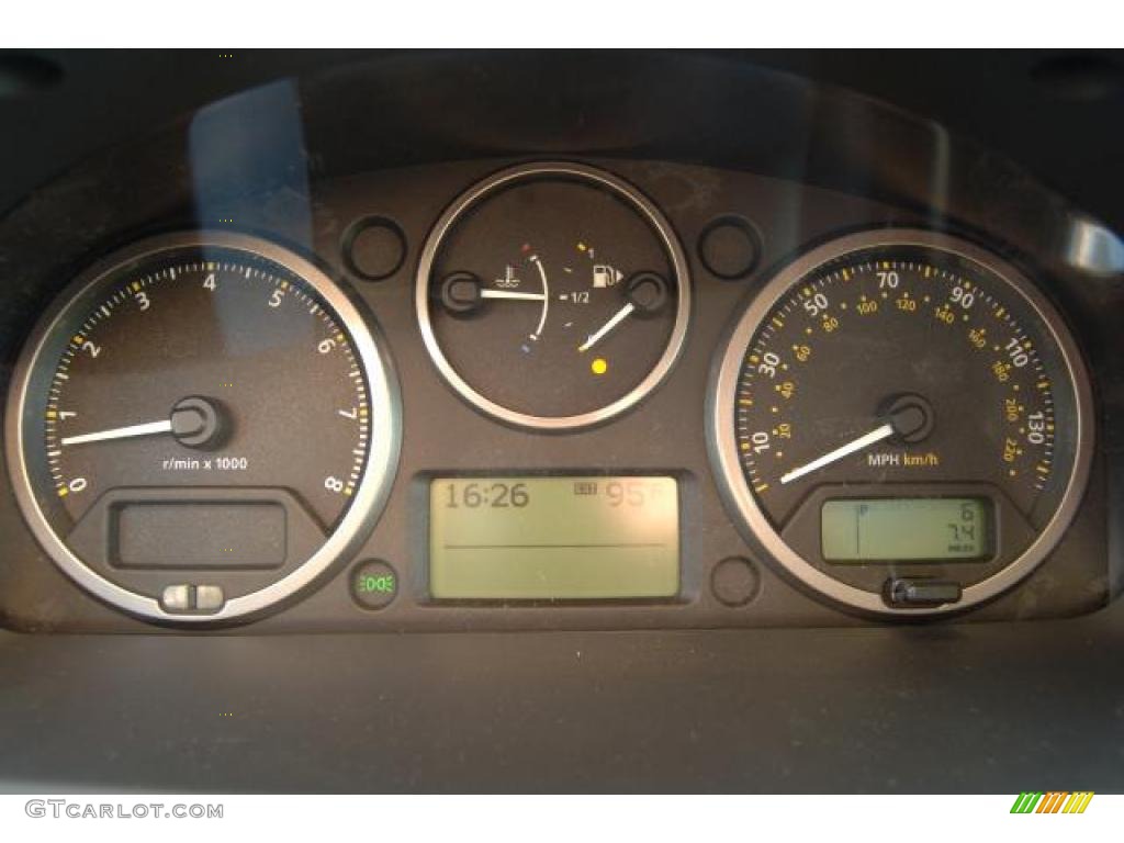 2010 Land Rover LR2 HSE Gauges Photo #38375858
