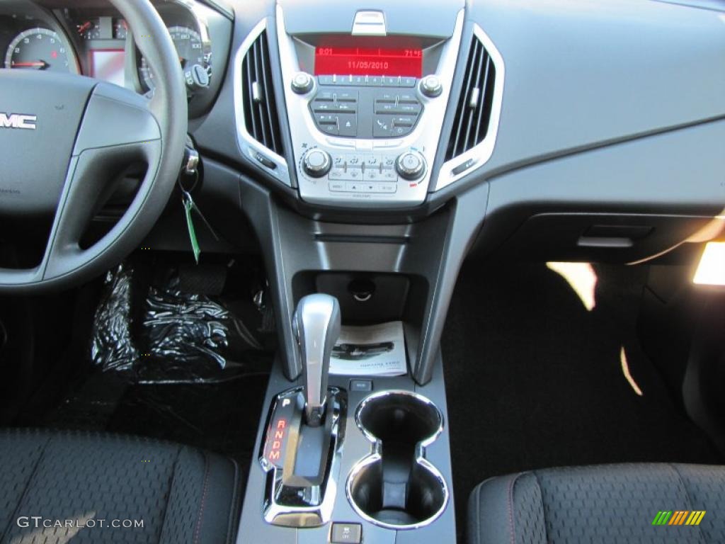 2011 GMC Terrain SLE Controls Photo #38376102