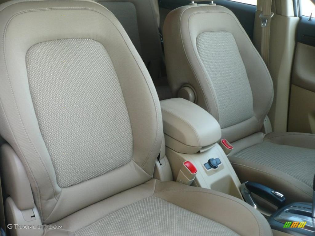Tan Interior 2010 Saturn VUE XR V6 AWD Photo #38377766