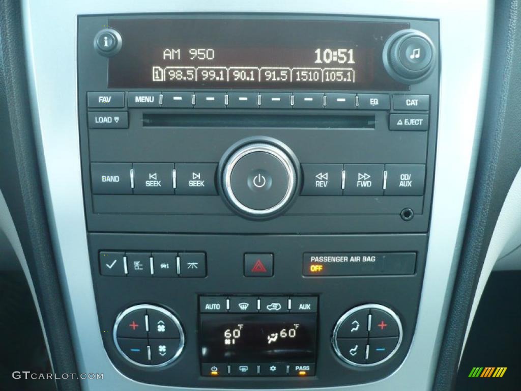 2007 GMC Acadia SLT AWD Controls Photo #38378011