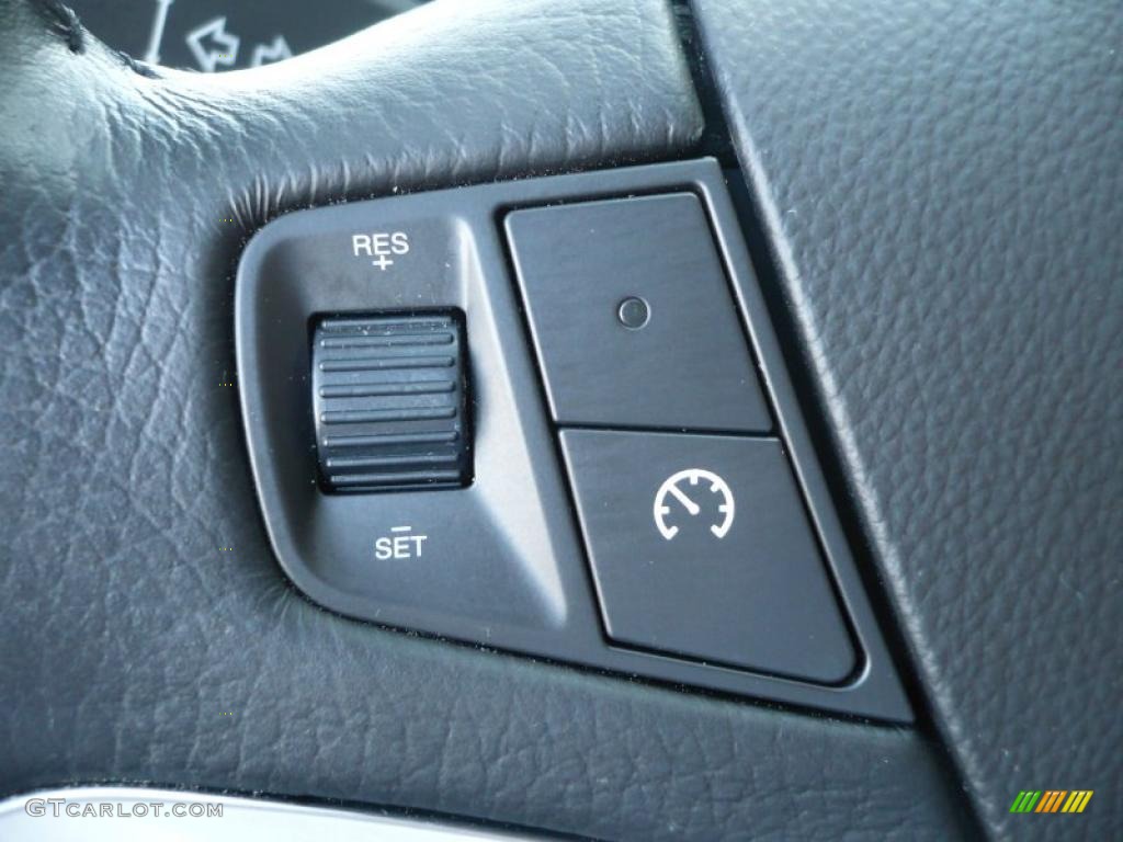 2010 Saturn VUE XR V6 AWD Controls Photo #38378459