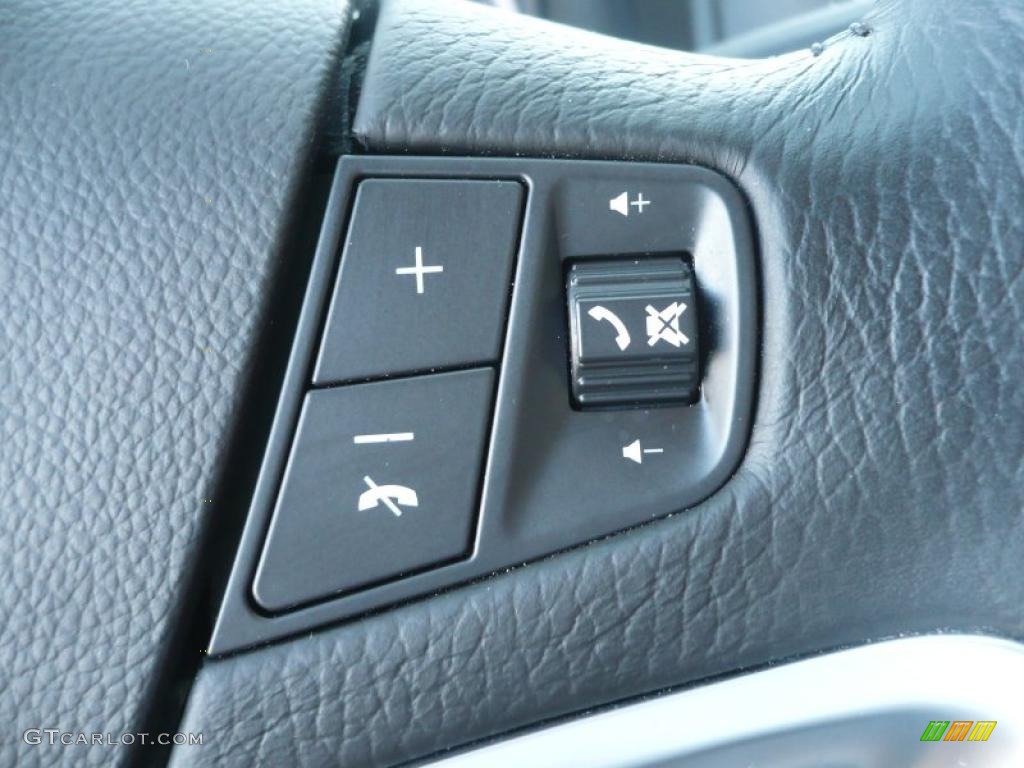 2010 Saturn VUE XR V6 AWD Controls Photo #38378475