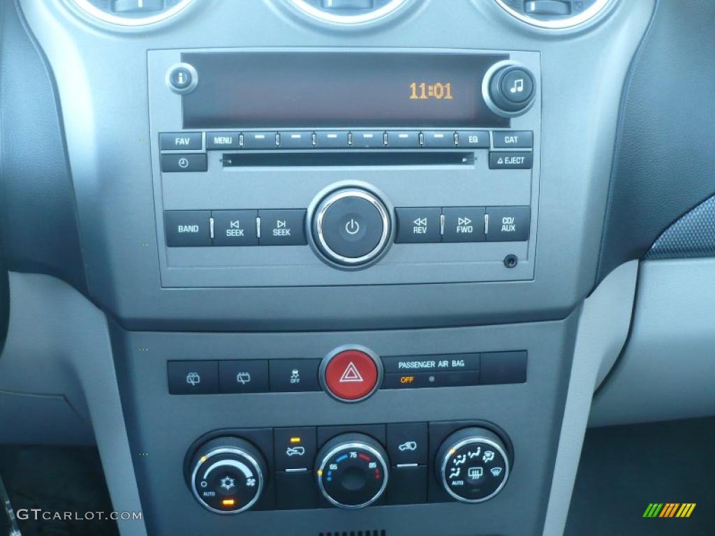 2010 Saturn VUE XR V6 AWD Controls Photo #38378611