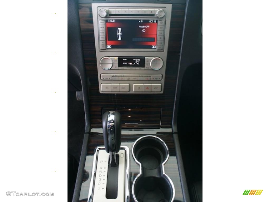 2010 Lincoln Navigator Standard Navigator Model Controls Photo #38379347