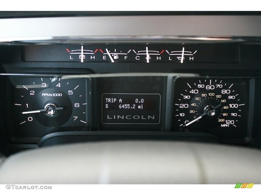 2010 Lincoln Navigator Standard Navigator Model Gauges Photo #38379691