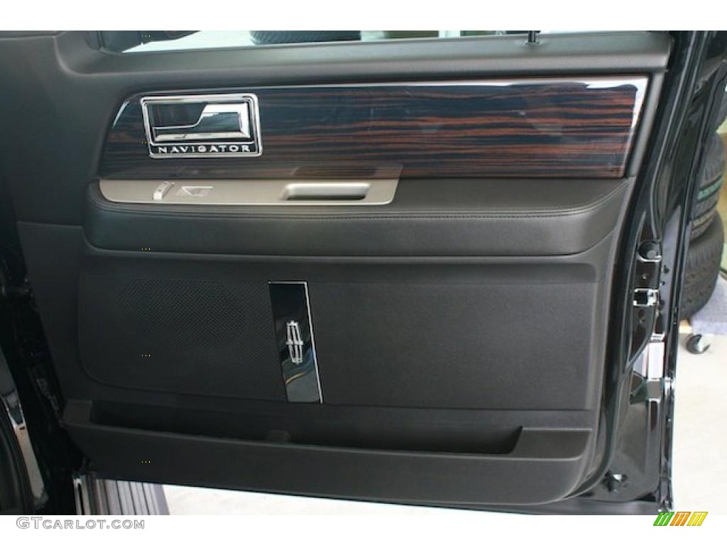 Charcoal Black Interior 2010 Lincoln Navigator Standard Navigator Model Photo #38379755