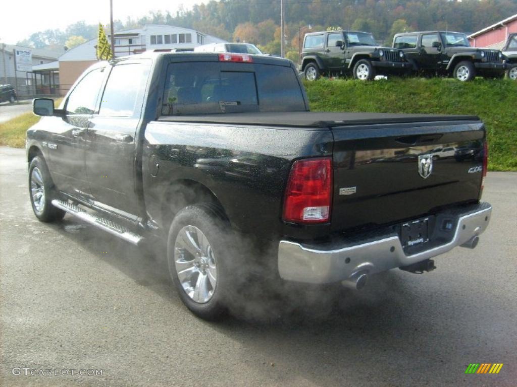 2009 Ram 1500 Laramie Crew Cab 4x4 - Brilliant Black Crystal Pearl / Dark Slate Gray photo #3