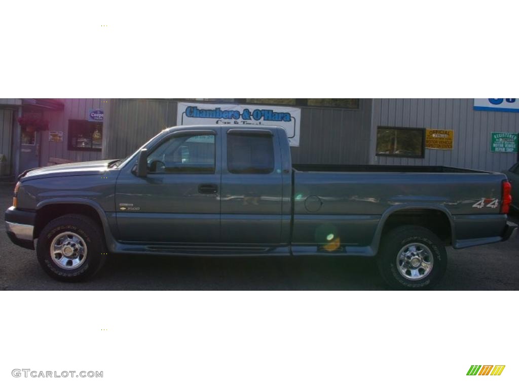 2006 Silverado 3500 LT Extended Cab 4x4 - Dark Blue Metallic / Medium Gray photo #2