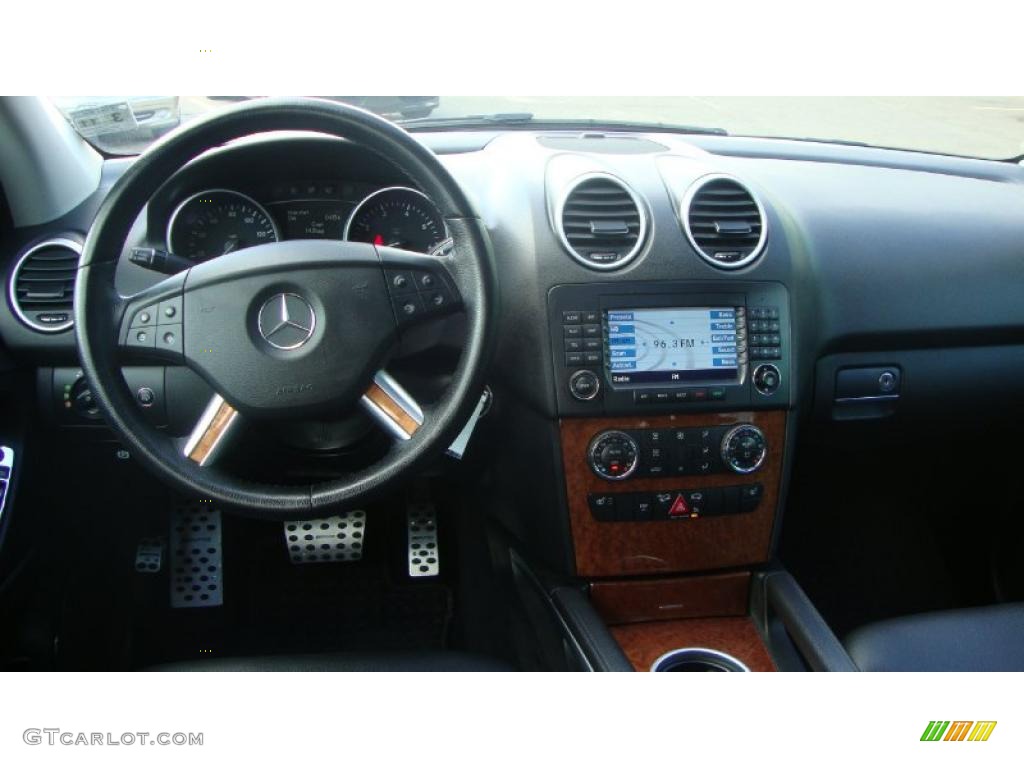 2007 Mercedes-Benz ML 350 4Matic Black Dashboard Photo #38382594