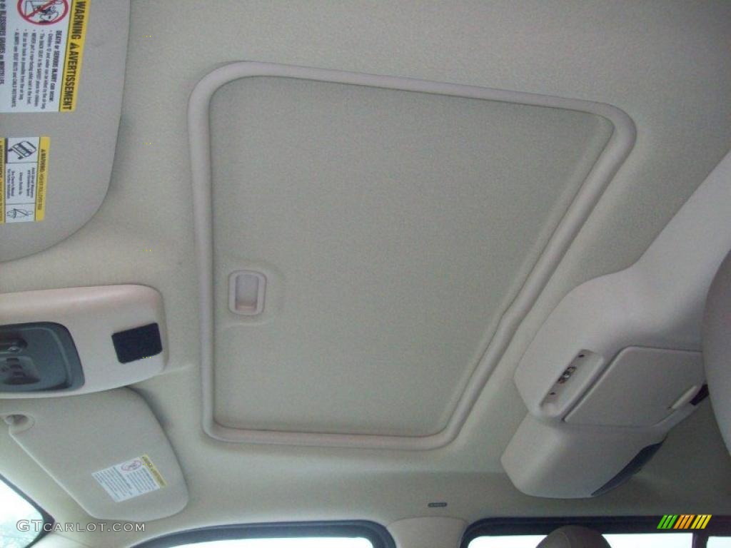 Medium Parchment Interior 2005 Ford Explorer Eddie Bauer 4x4 Photo #38384378