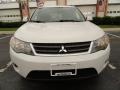 Diamond White Pearl - Outlander LS 4WD Photo No. 2