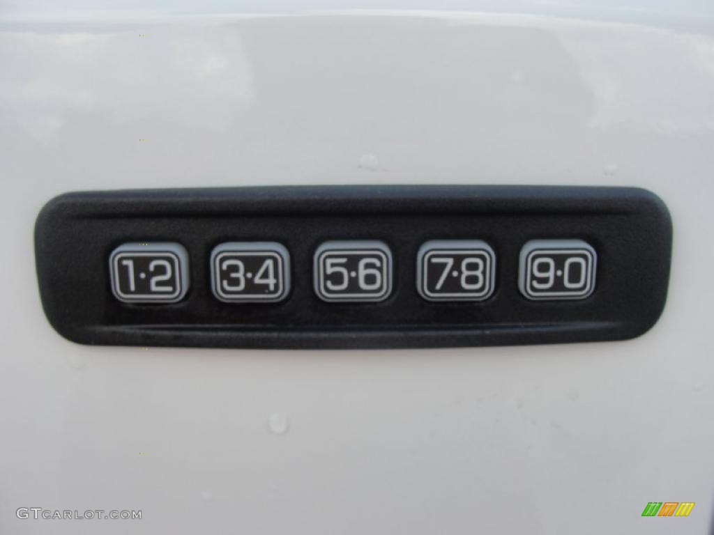 2011 F350 Super Duty XLT Crew Cab 4x4 Dually - Oxford White / Steel photo #16