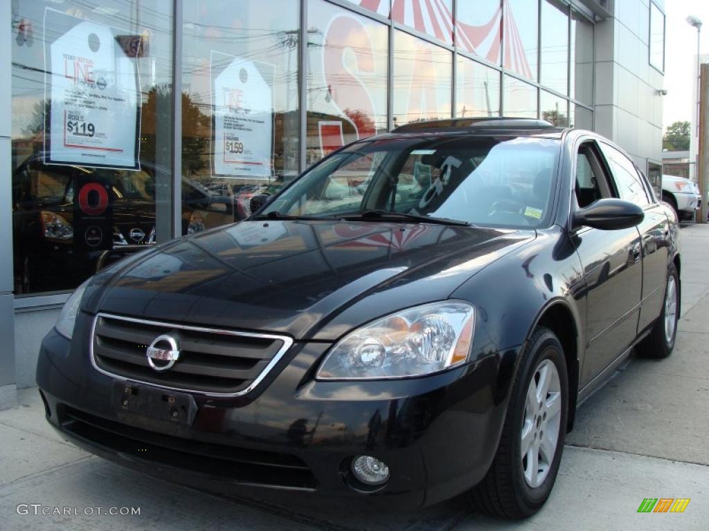 2004 Altima 2.5 SL - Super Black / Charcoal photo #3