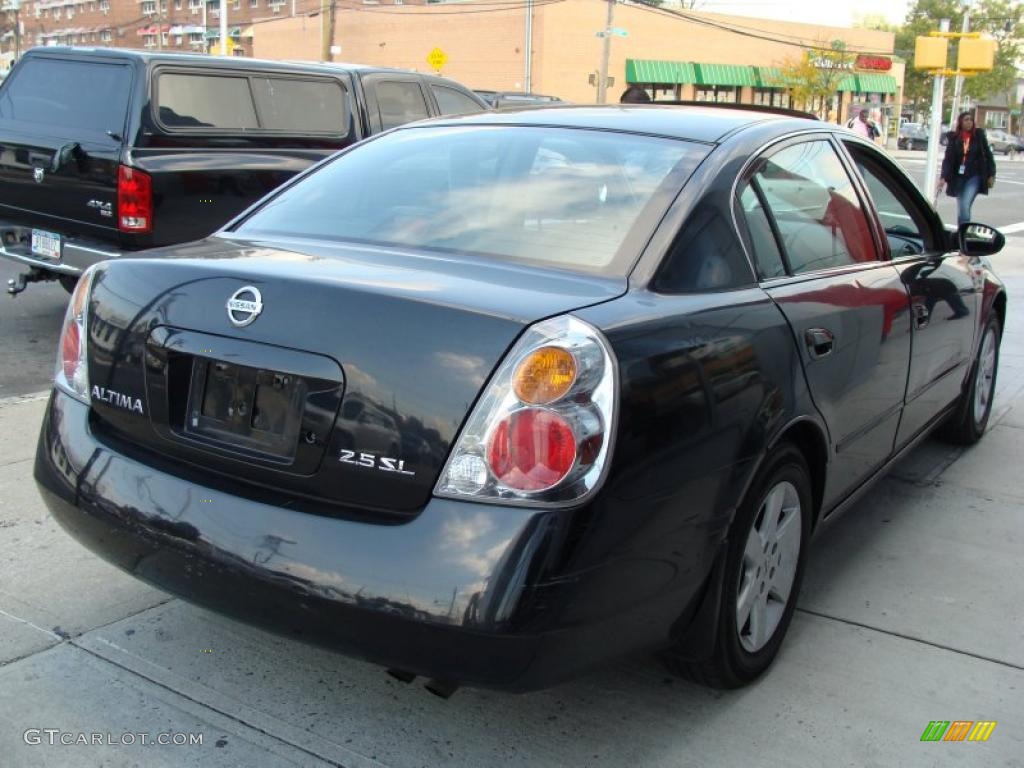 2004 Altima 2.5 SL - Super Black / Charcoal photo #4