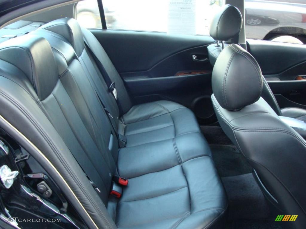 2004 Altima 2.5 SL - Super Black / Charcoal photo #13