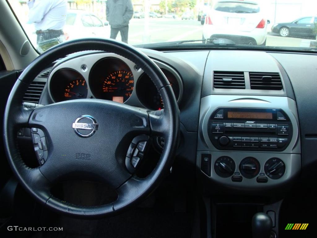 2004 Altima 2.5 SL - Super Black / Charcoal photo #15