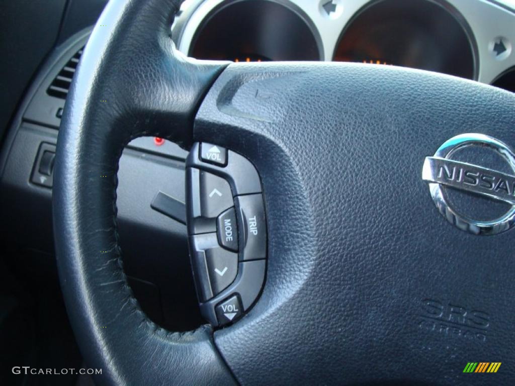 2004 Altima 2.5 SL - Super Black / Charcoal photo #19