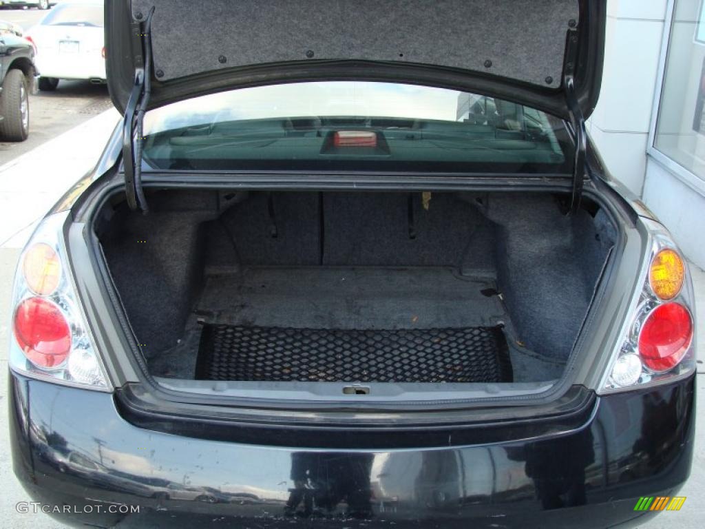 2004 Altima 2.5 SL - Super Black / Charcoal photo #21