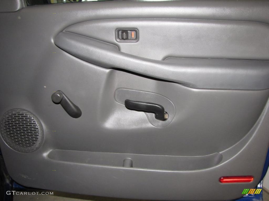 Dark Charcoal Interior 2004 Chevrolet Silverado 1500 LS Regular Cab 4x4 Photo #38389463