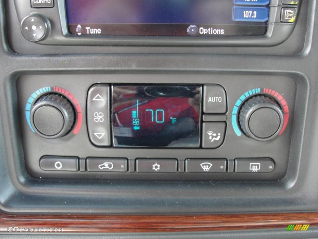 2003 Cadillac Escalade Standard Escalade Model Controls Photo #38389631