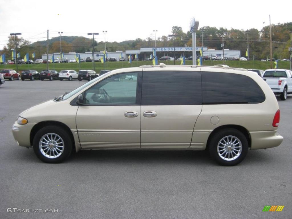 1999 Town & Country Limited - Champagne Pearl / Camel photo #1