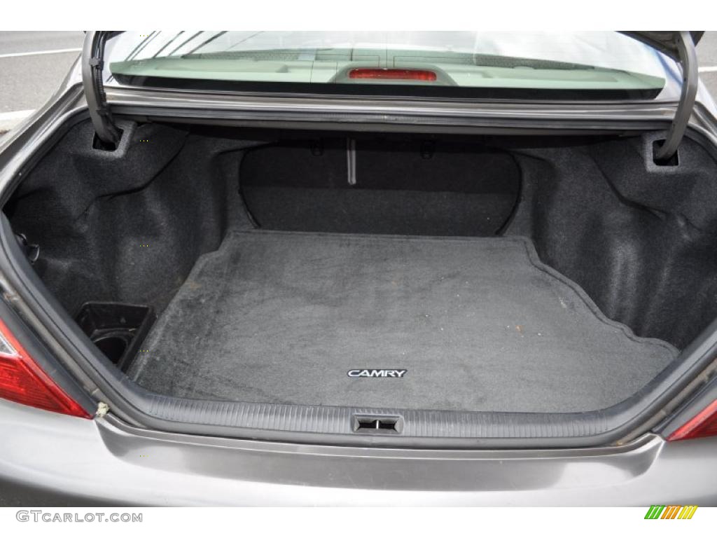 2003 Toyota Camry LE Trunk Photo #38390015
