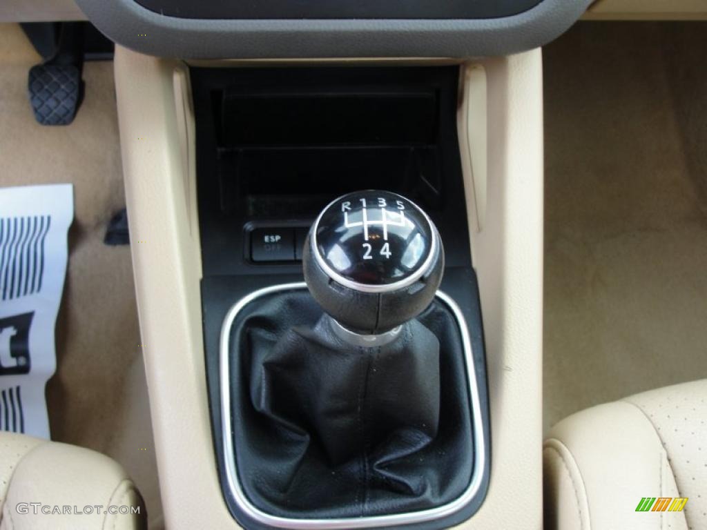 2006 Volkswagen Jetta 2.5 Sedan 5 Speed Manual Transmission Photo #38392360