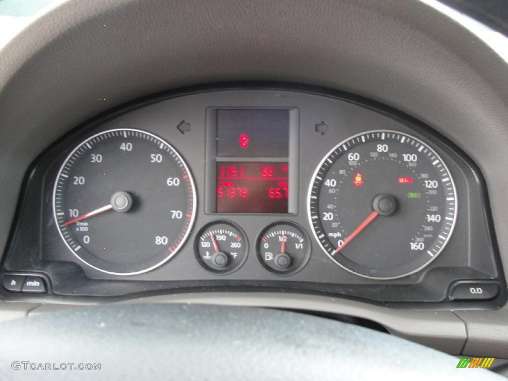 2006 Volkswagen Jetta 2.5 Sedan Gauges Photo #38392420