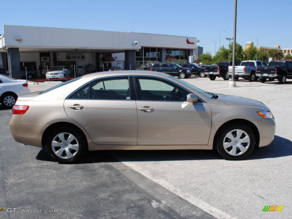 2008 Camry LE - Desert Sand Mica / Bisque photo #4