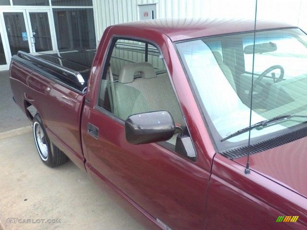 1993 Sierra 1500 Regular Cab - Dark Hunt Club Red Metallic / Gray photo #20