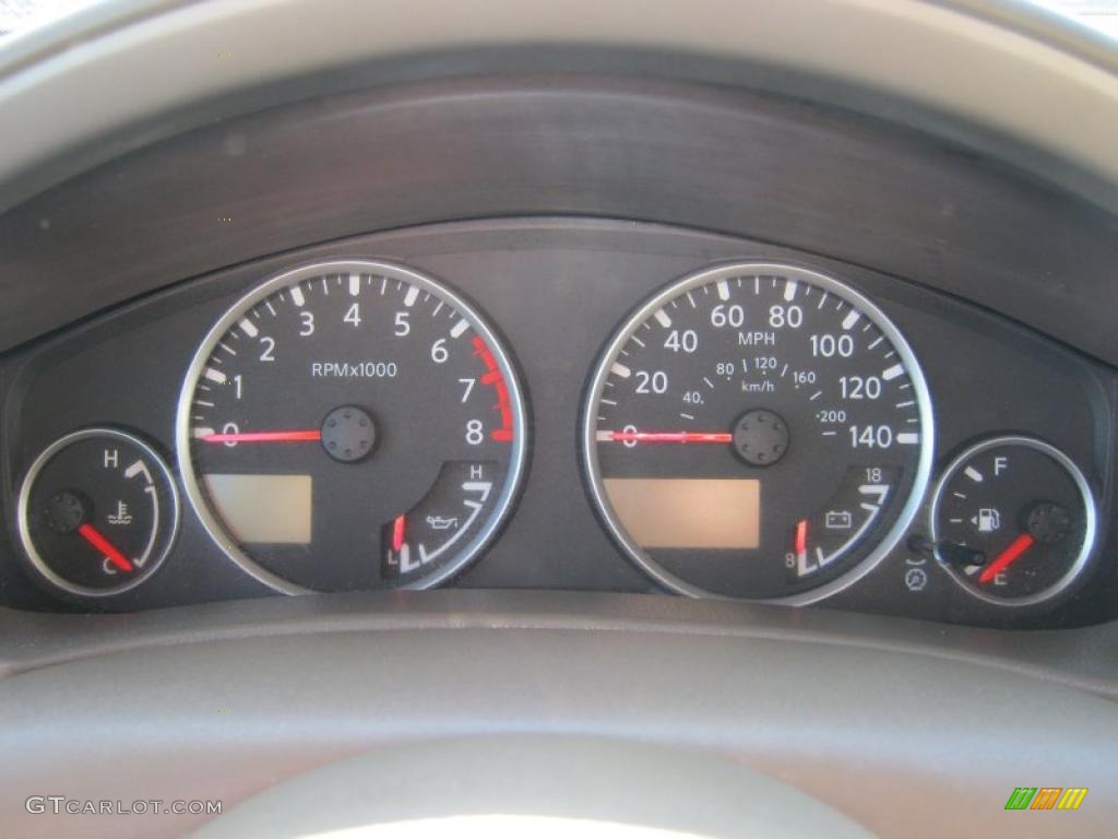 2005 Nissan Pathfinder XE 4x4 Gauges Photos