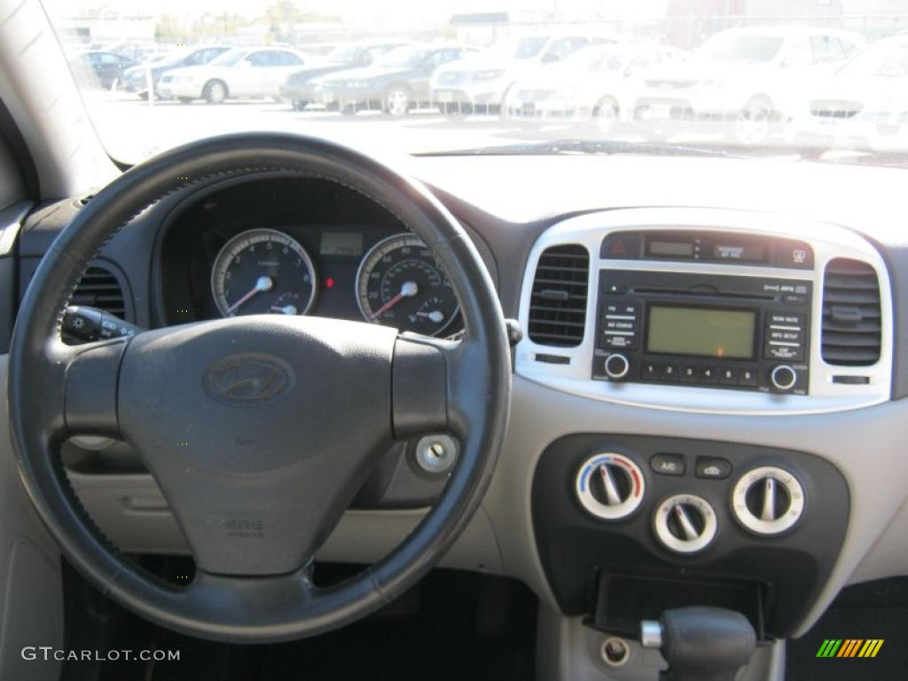 2008 Hyundai Accent GS Coupe Gray Dashboard Photo #38395140