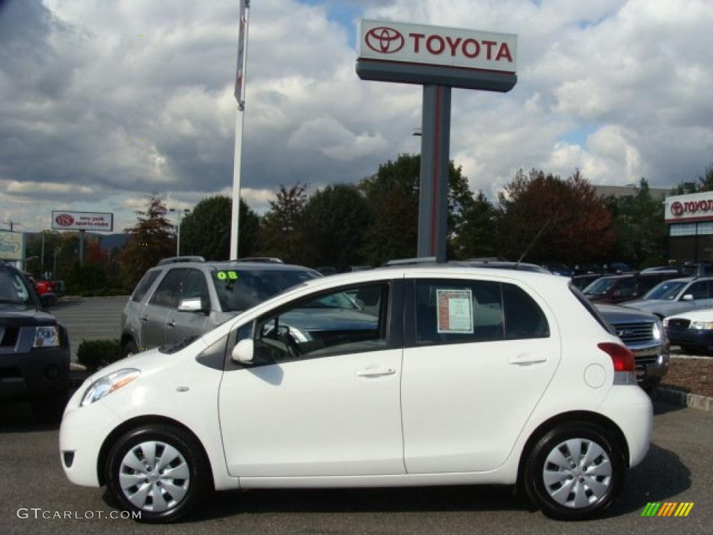 Polar White 2009 Toyota Yaris 5 Door Liftback Exterior Photo #38396231