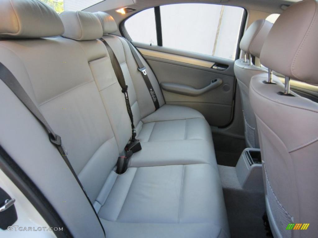 2004 3 Series 325xi Sedan - Alpine White / Grey photo #20