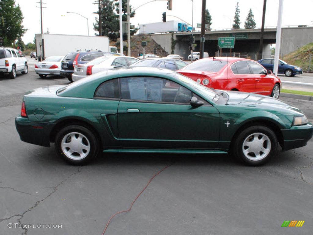 2001 Mustang V6 Coupe - Dark Highland Green / Medium Parchment photo #6