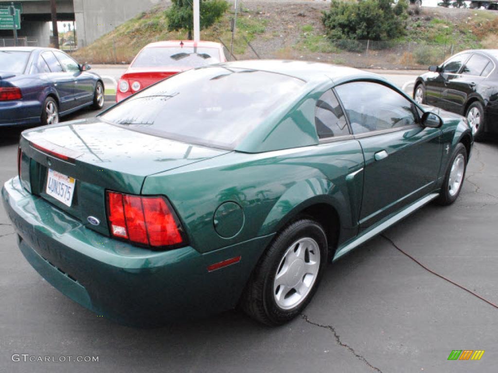 2001 Mustang V6 Coupe - Dark Highland Green / Medium Parchment photo #8
