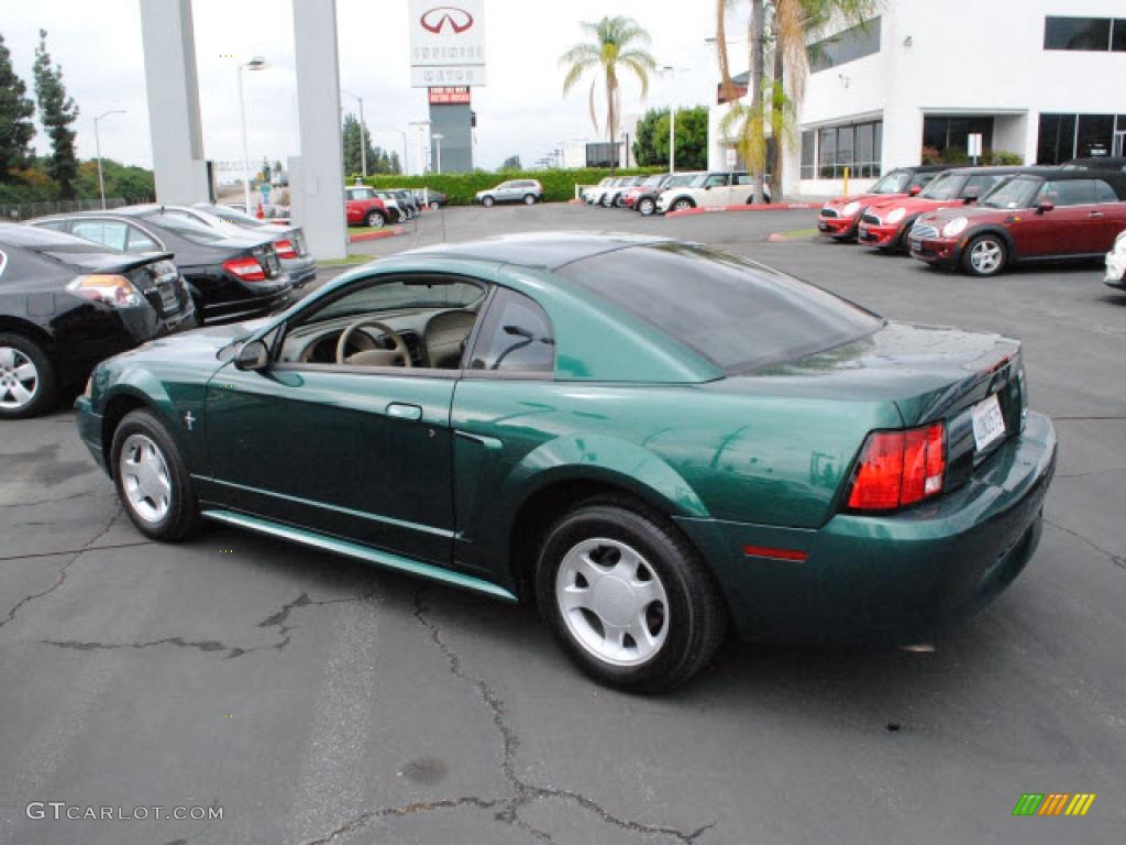 2001 Mustang V6 Coupe - Dark Highland Green / Medium Parchment photo #10