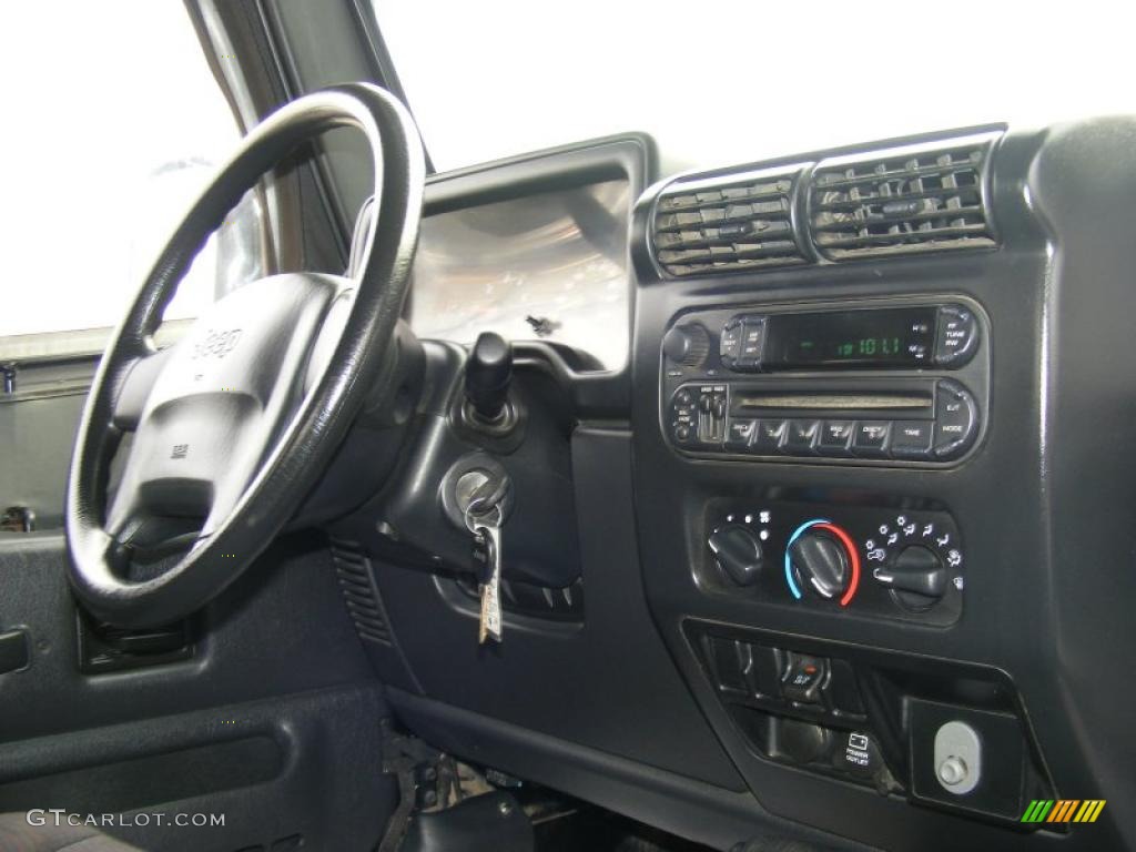 2004 Wrangler Sport 4x4 - Black / Dark Slate Gray photo #22