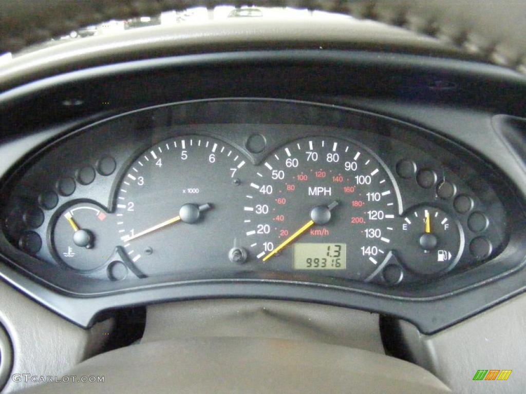2002 Ford Focus ZX5 Hatchback Gauges Photo #38402960