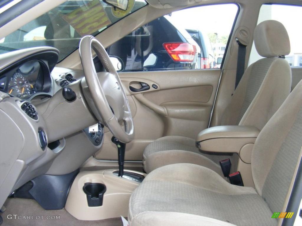 Medium Parchment Interior 2002 Ford Focus ZX5 Hatchback Photo #38403076