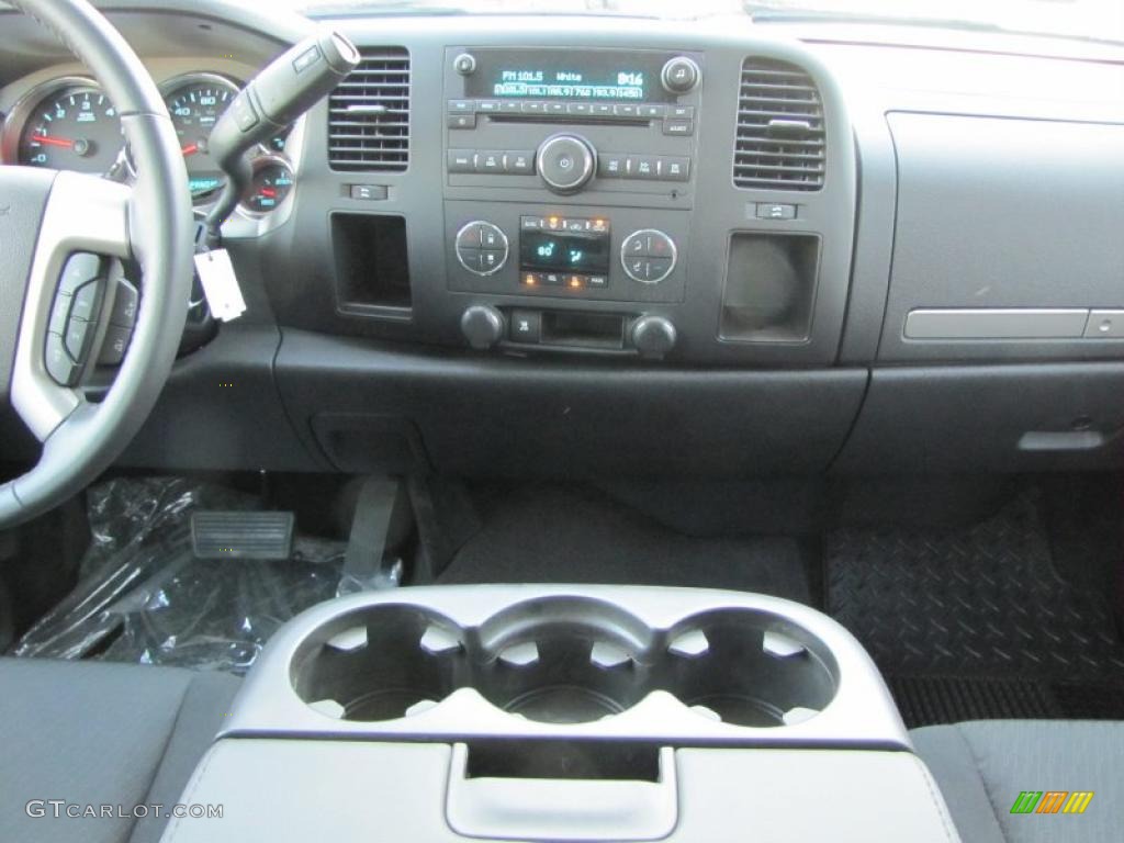 2011 Chevrolet Silverado 1500 LT Crew Cab Controls Photo #38403996