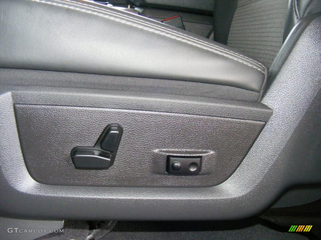 2010 Ram 1500 Sport Quad Cab 4x4 - Deep Water Blue Pearl / Dark Slate Gray photo #38