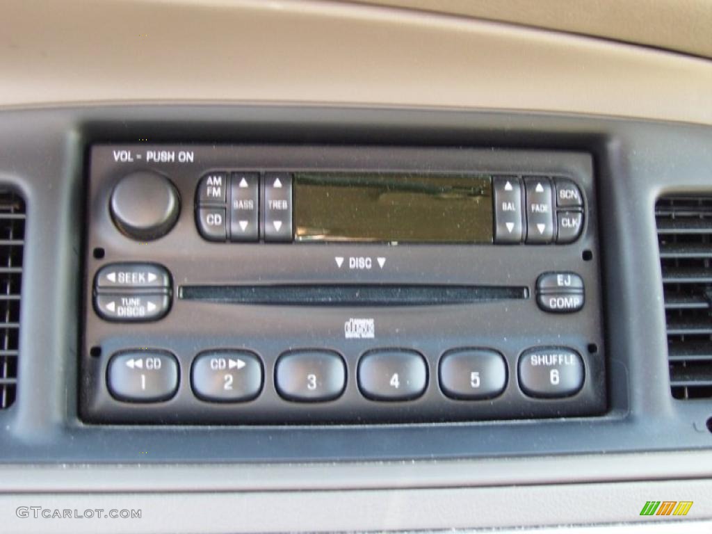 2004 Grand Marquis GS - Arizona Beige Metallic / Medium Parchment photo #6