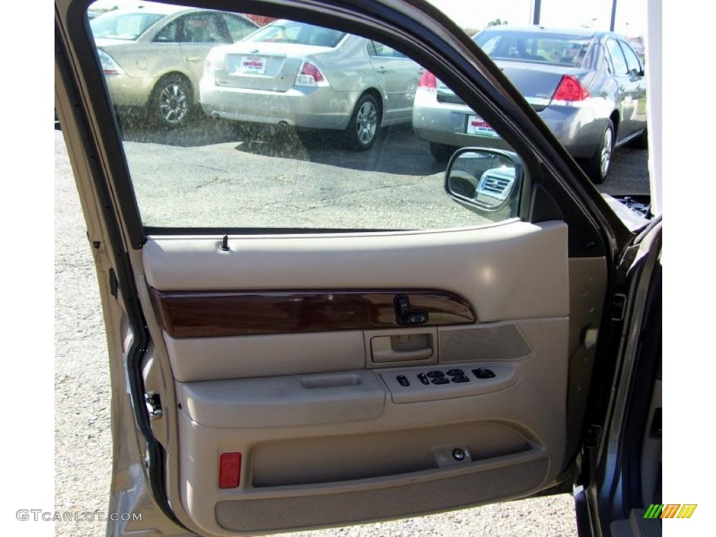 2004 Grand Marquis GS - Arizona Beige Metallic / Medium Parchment photo #10